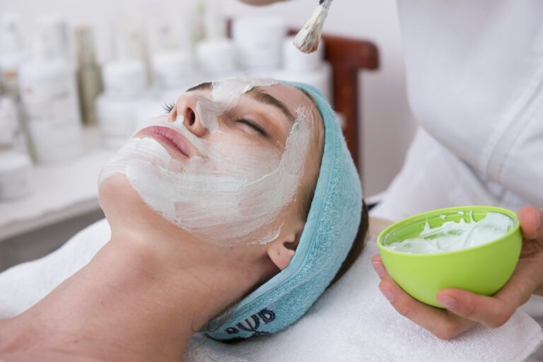 Ultrasonic Skin Scrubbing Demystified: The Clinical Guide to Clearing Clogged Pores Without Tissue Damage